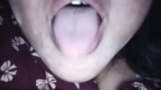 Indo milf flashing boobs