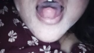 Indo milf flashing boobs