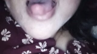 Indo milf flashing boobs