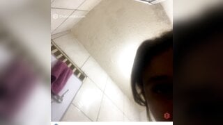 Fat brazilian masturbates in a bathroom near to her famil5