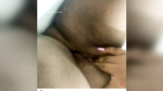 Fat brazilian masturbates in a bathroom near to her famil5