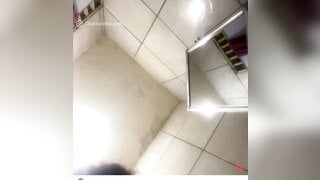 Fat brazilian masturbates in a bathroom near to her famil5