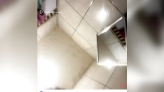 Fat brazilian masturbates in a bathroom near to her famil5