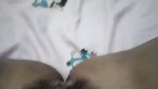 Minichat girl Indonesian play with pussy