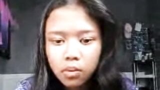 indonesian teen girl flash me her tits on ometv