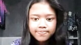 indonesian teen girl flash me her tits on ometv