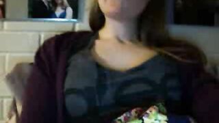 Girls Flashes And Plays On Omegle