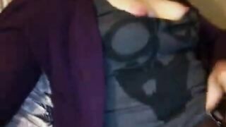Girls Flashes And Plays On Omegle