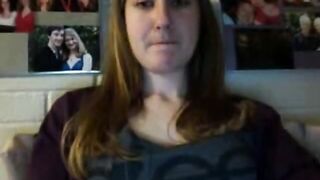 Girls Flashes And Plays On Omegle
