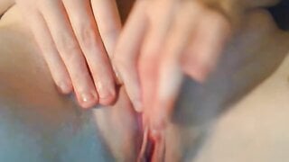 26Yo MILF Plays