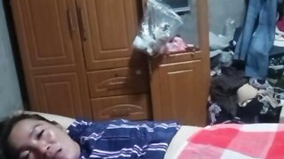 Husband shows off his wife over ometv