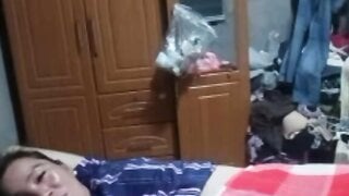 Husband shows off his wife over ometv