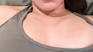 Flingster hot wife spits over boobs [No sound]