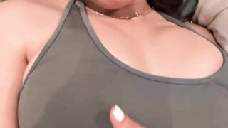 Flingster hot wife spits over boobs [No sound]