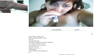 Italian Milf bates on Chatroulette