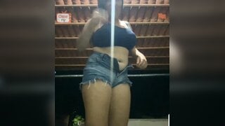 Brazilian slut milf flashes nipple and go back to twerking