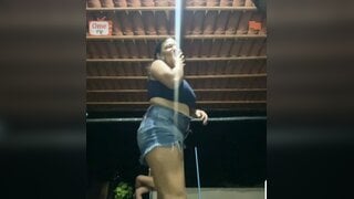 Brazilian slut milf flashes nipple and go back to twerking