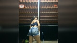 Brazilian slut milf flashes nipple and go back to twerking