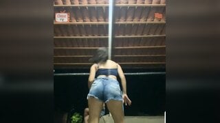 Brazilian slut milf flashes nipple and go back to twerking