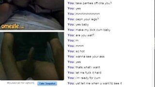 Blonde with glasses moans and plays on Omegle