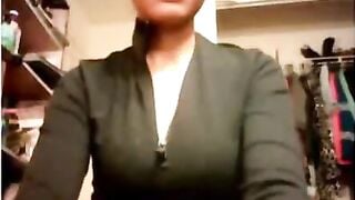 Omegle Girl Shows Pussy
